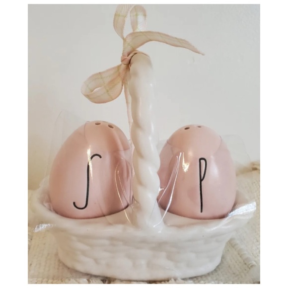 NEW Rae Dunn Easter Salt and Pepper Shakers Egg Shaped Pink in Basket - Picture 1 of 1